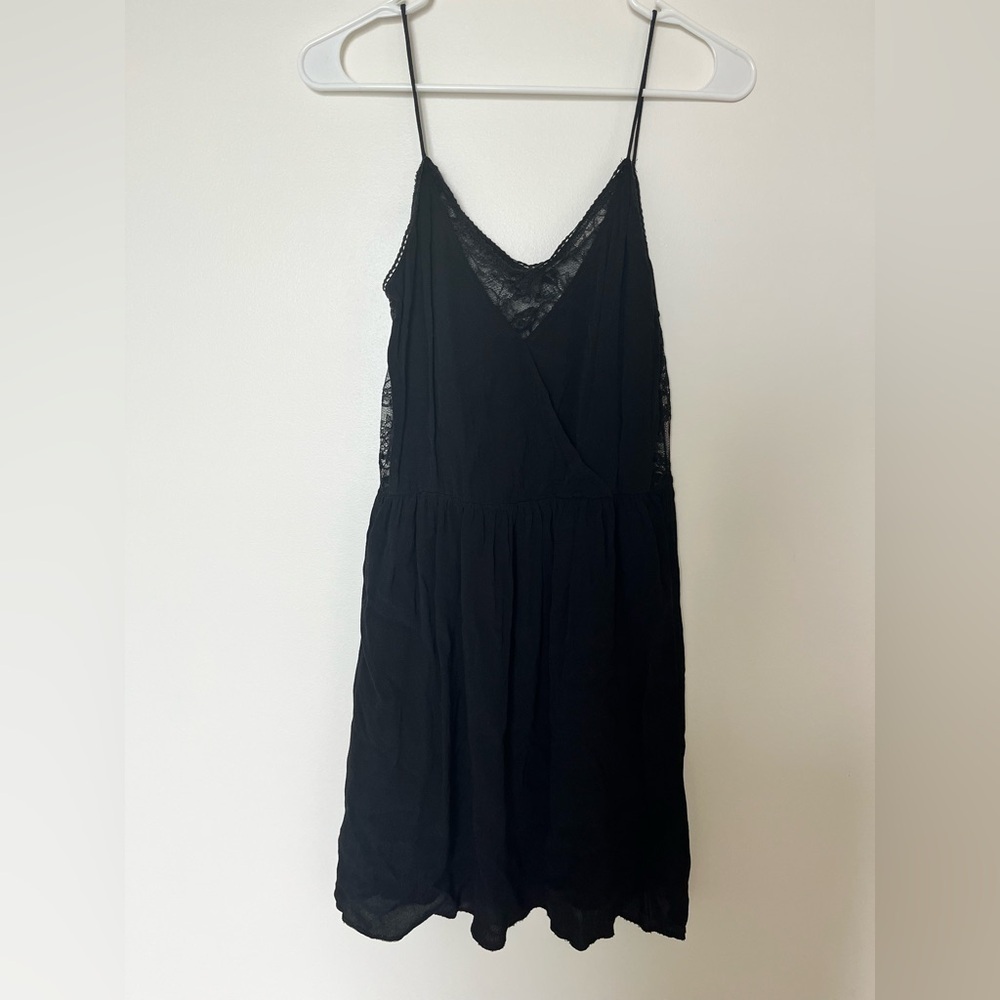 Zara dress with sheer panels and lace details - Picture 5 of 10